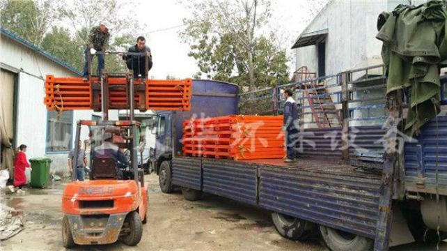 點擊查看詳細信息<br>標題：發(fā)貨現(xiàn)場 閱讀次數(shù)：1642