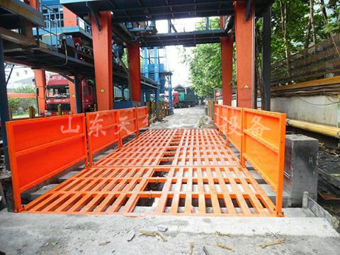 點擊查看詳細信息<br>標題：濟寧唐口煤礦4X12米煤礦專用洗車機 閱讀次數(shù)：2321