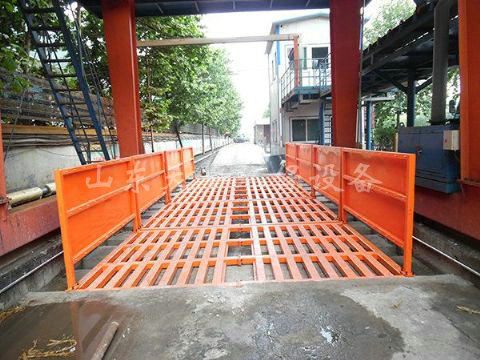 點擊查看詳細信息<br>標題：濟寧唐口煤礦4X12米煤礦專用洗車機 閱讀次數(shù)：2393