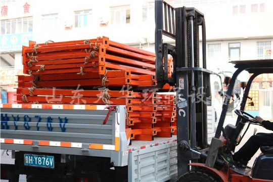 點(diǎn)擊查看詳細(xì)信息<br>標(biāo)題：發(fā)貨現(xiàn)場(chǎng) 閱讀次數(shù)：1871