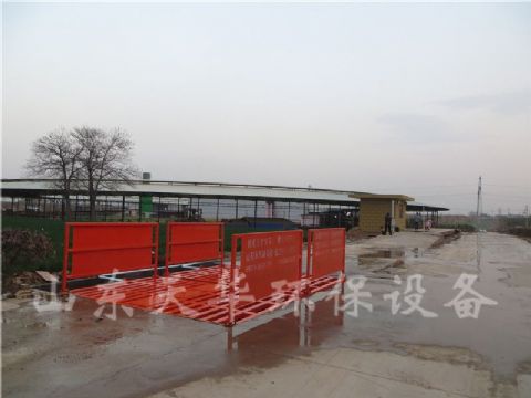 點(diǎn)擊查看詳細(xì)信息<br>標(biāo)題：中鐵建3.7*5標(biāo)準(zhǔn)洗車(chē)機(jī)案例 閱讀次數(shù)：2679